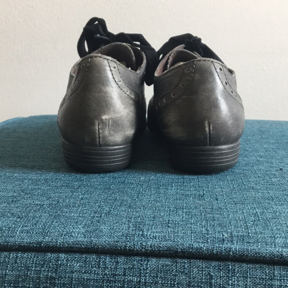 Born Shoes! - Picture 2 of 7